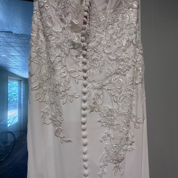 Dante Modern Wedding Gown - Picture 7 of 13